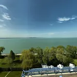 Premium Panorama Hotel 4*